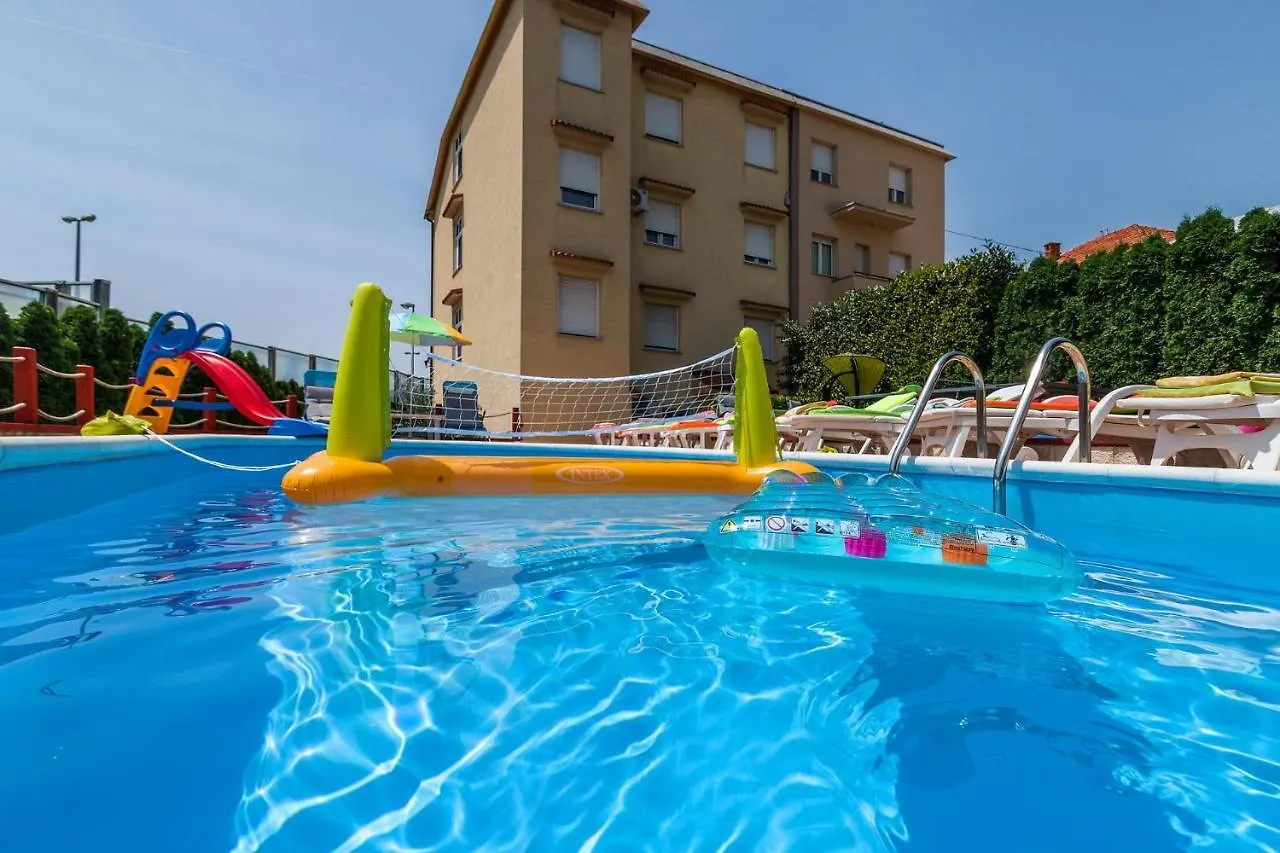 Apartment Pool&Garden Rijeka