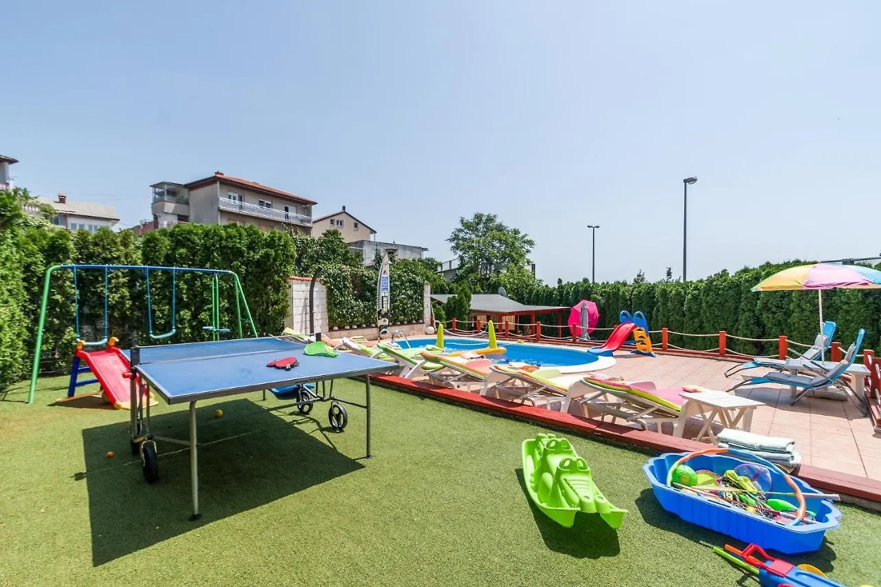 Apartment Pool&Garden Rijeka