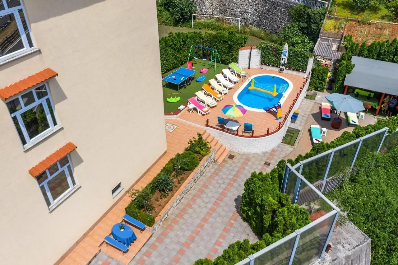 Apartment Pool&Garden Rijeka